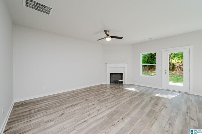 Building Photo - 501 Polo Way