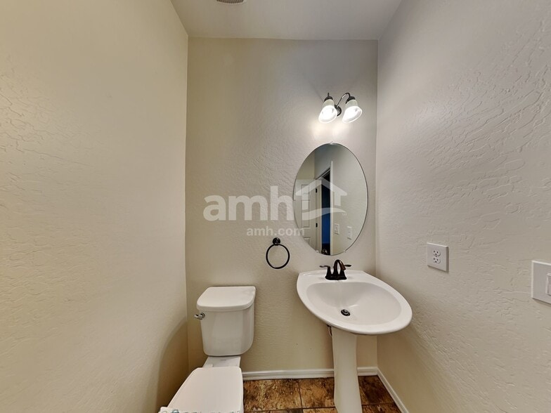 Building Photo - 12119 W Range Mule Dr