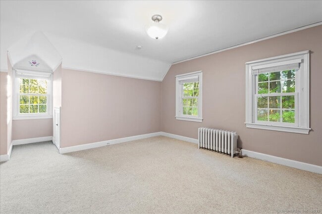 Building Photo - 8 Arlington Heights