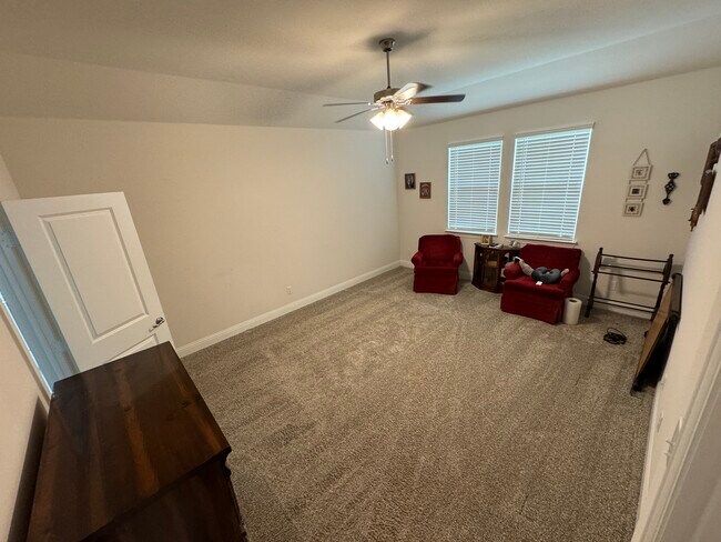 Master BR - 4627 Shivers Ln