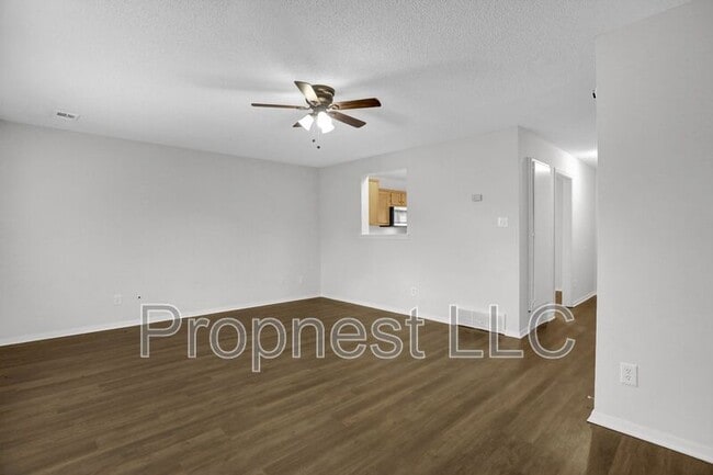 Building Photo - 840 Barrington Woods Cove