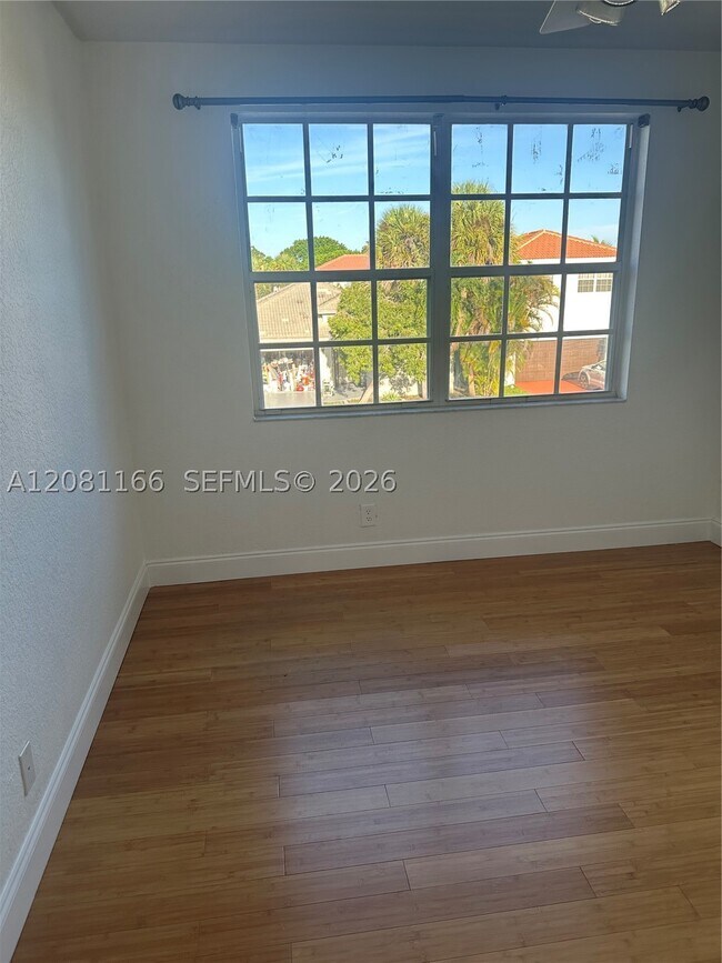 Building Photo - 11090 Baybreeze Way