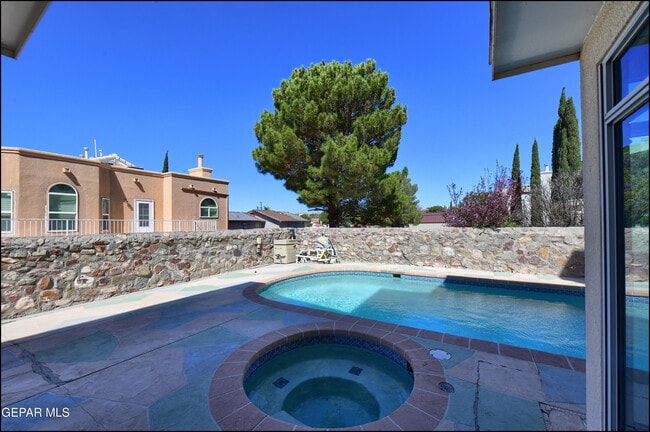Building Photo - 6123 La Posta Dr