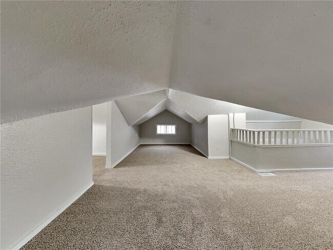 Building Photo - 3223 N Aldrich Ave