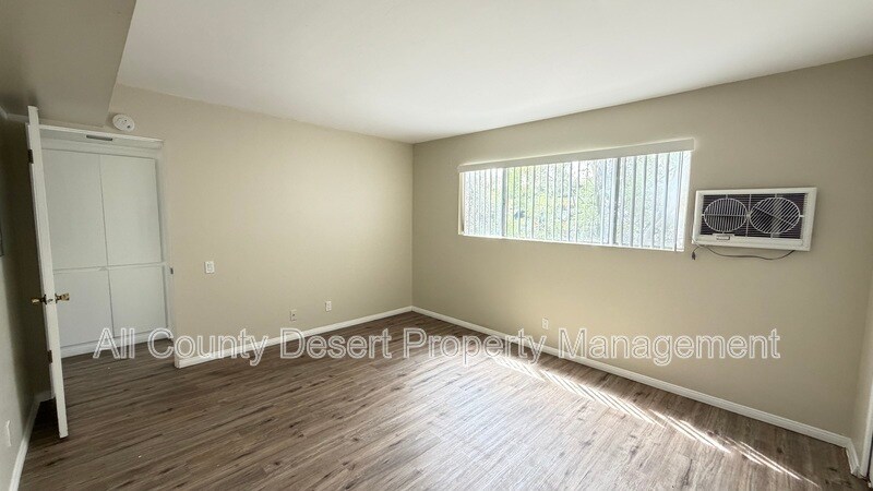 Building Photo - 550 El Cielo Rd