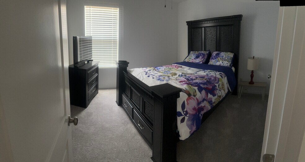 Building Photo - 905 Shady Oaks Dr