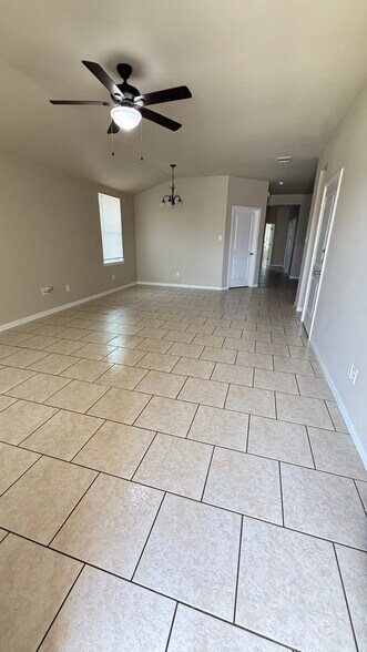 Building Photo - 4304 Ivory Ln