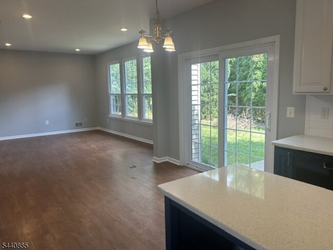 Building Photo - 246 Winding Hill Dr