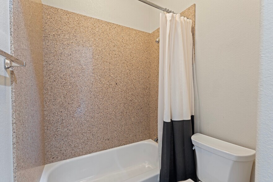Building Photo - 1121 Galston Dr