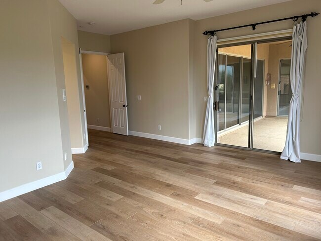 Building Photo - 42019 N Golf Crest Rd