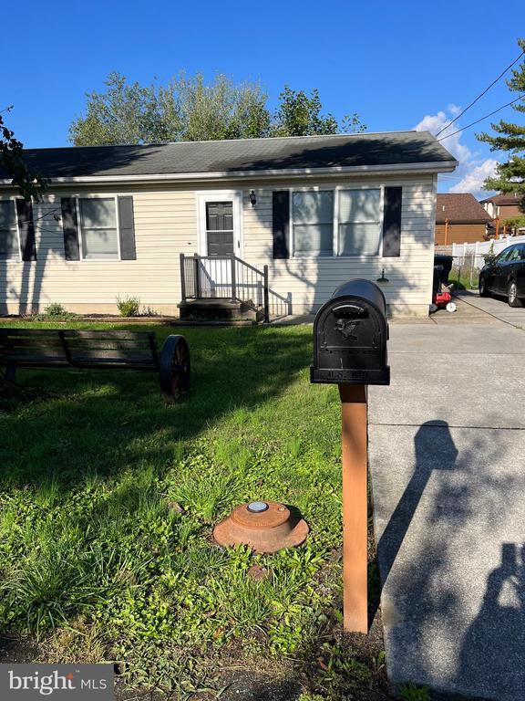 Building Photo - 162 S Marshall St