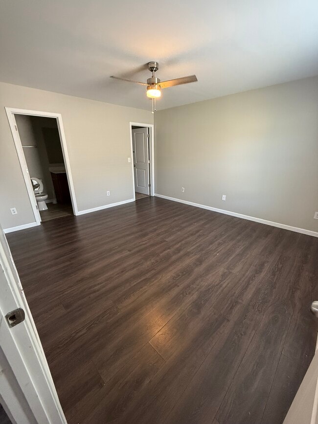 Building Photo - 536 Sansberry Dr
