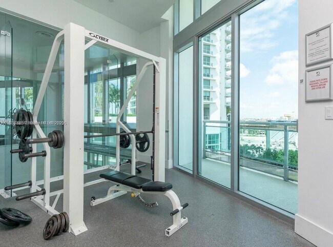 Building Photo - 350 S Miami Ave