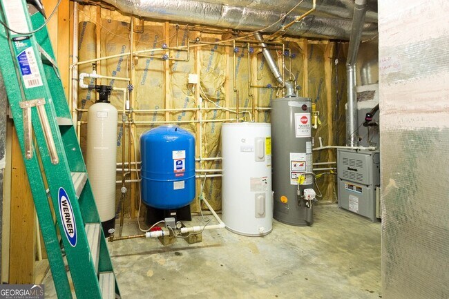 Building Photo - 5166 Wheeler Dr