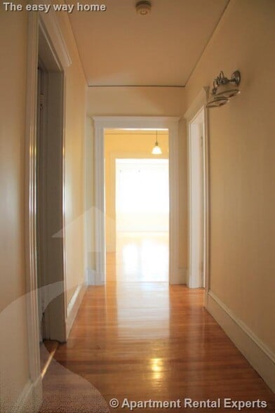 Building Photo - 14 Centre St