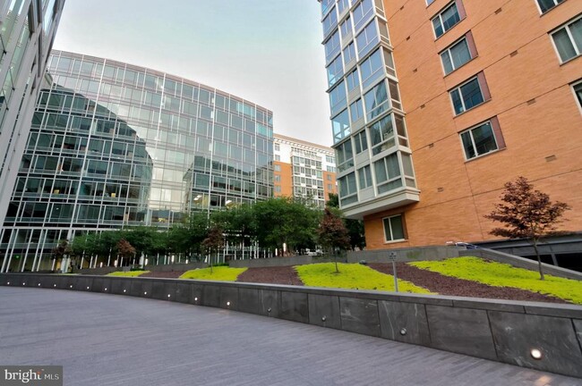 Building Photo - 2030 F St NW