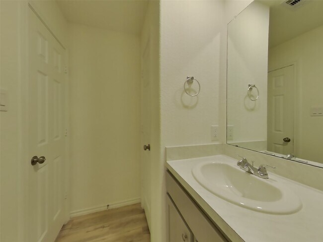 Building Photo - 17588 Rosewood Manor Ln