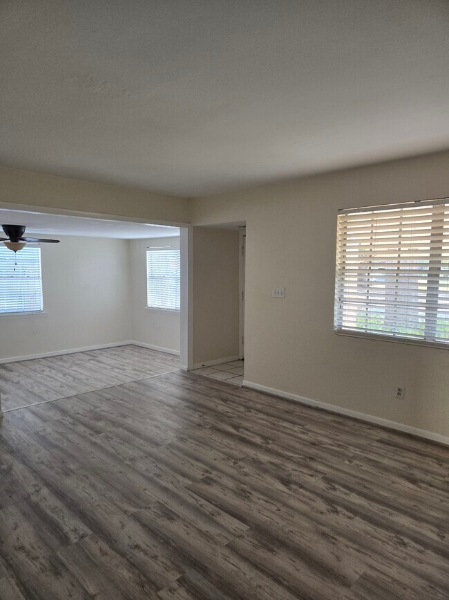 Building Photo - 3620 S Hesperides St