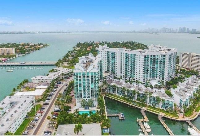 Primary Photo - 7900 Harbor Island Dr
