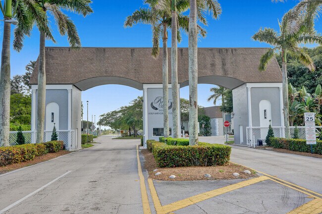 Building Photo - 360 Flanders Dr