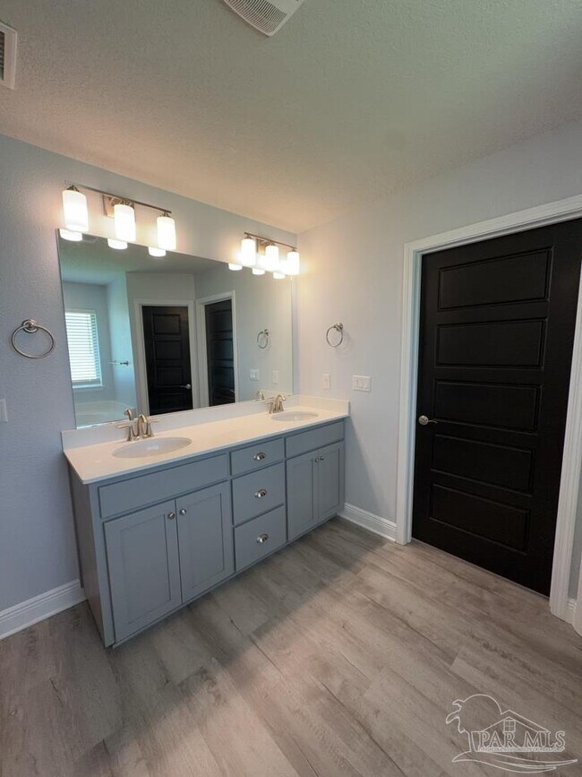 Building Photo - 6264 Pineapple DR