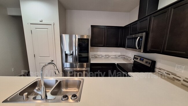 Building Photo - 11708 NE 23rd St