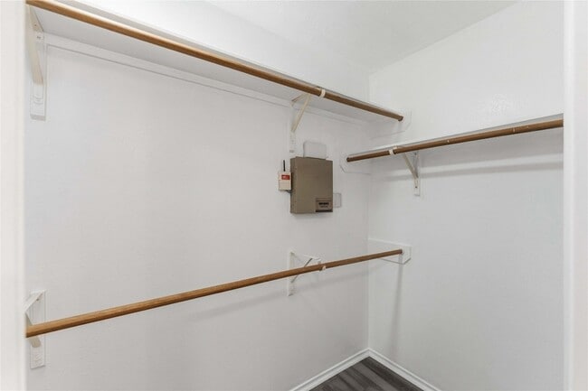 Building Photo - 11015 Shumard Oak Ct