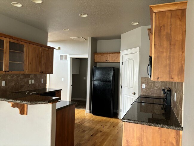 Building Photo - 4526 N Kilee Ave