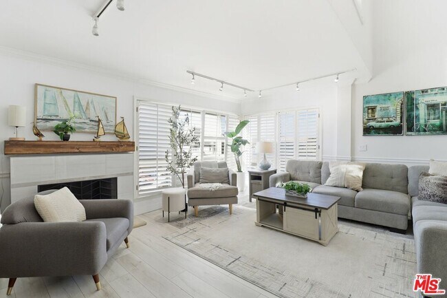 Building Photo - 6400 Pacific Ave