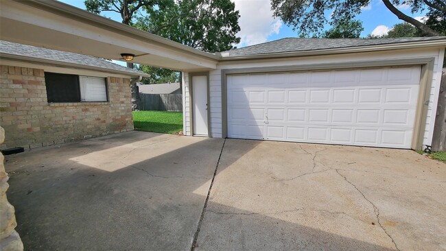 Building Photo - 21626 Park Tree Ln