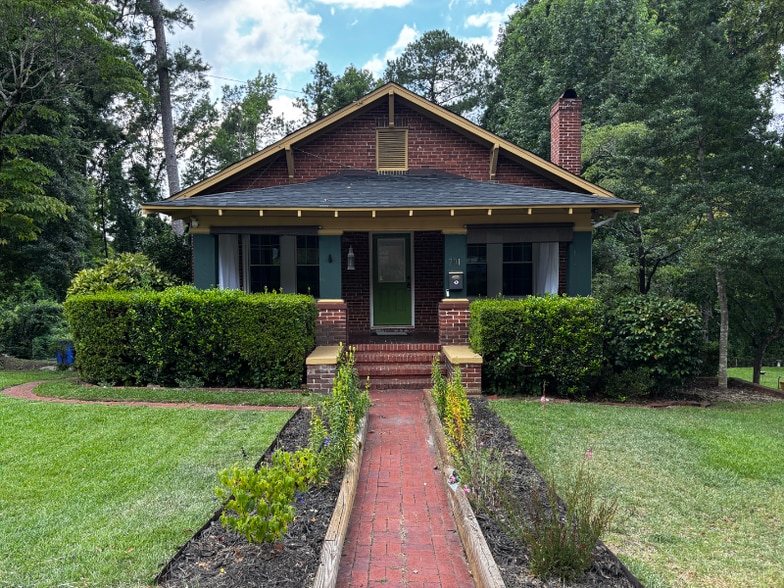 Primary Photo - 201 Woodside Ave