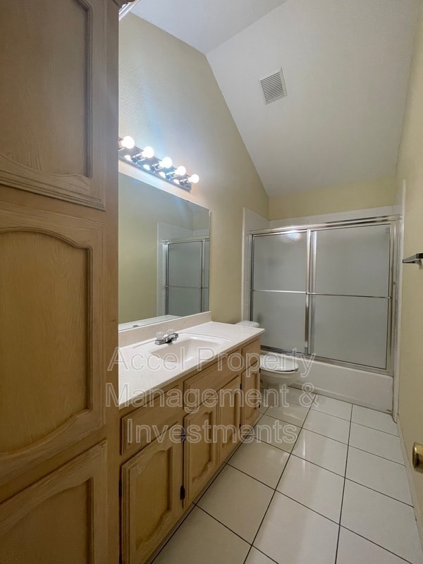 Building Photo - 512 Xanthisma Ave