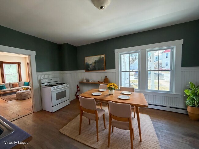 Building Photo - 110 Estey St