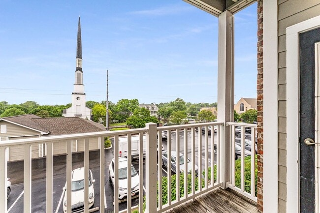 Building Photo - Beautiful One Bed One Bath Green Hills Condo