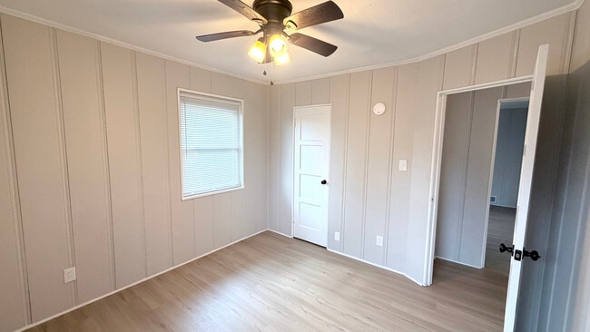 Building Photo - 1025 Covert Ave