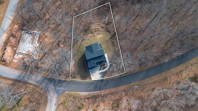 Building Photo - 3 Pickering Dr