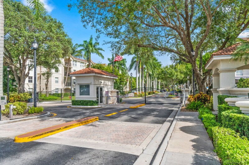 Building Photo - 1405 Tuscany Way