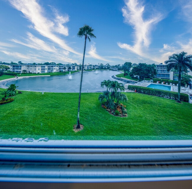 Primary Photo - 2728 Garden Dr N