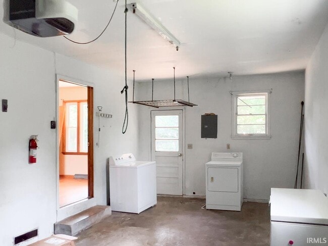 Building Photo - 4336 E 10th St