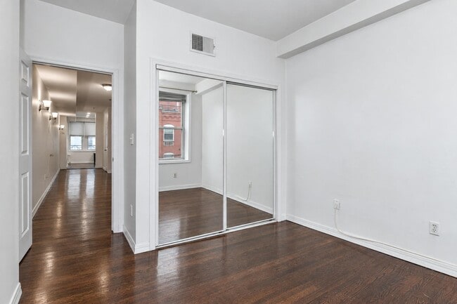 Building Photo - 231 Grand St