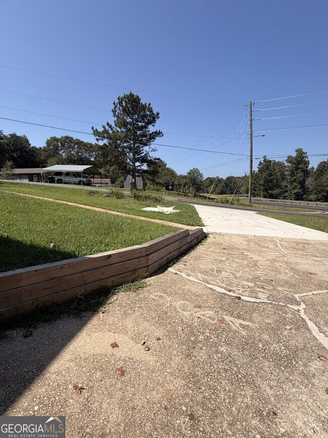 Building Photo - 640 Valerie Cir