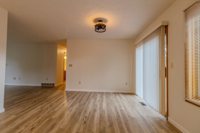 Building Photo - Bright, Beautiful, and Effortlessly Move-In Ready