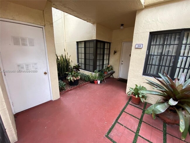 Building Photo - 8806 SW 130th Ct