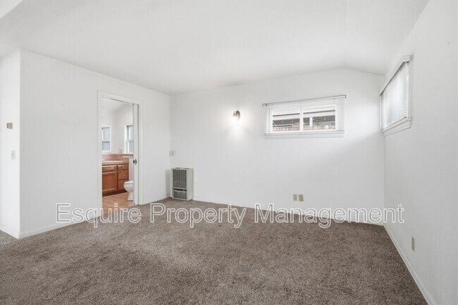 Building Photo - 2381 Hyland Ave