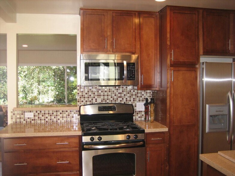 Building Photo - 1284 Poplar Ave