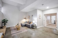 Building Photo - 205 W 4th St