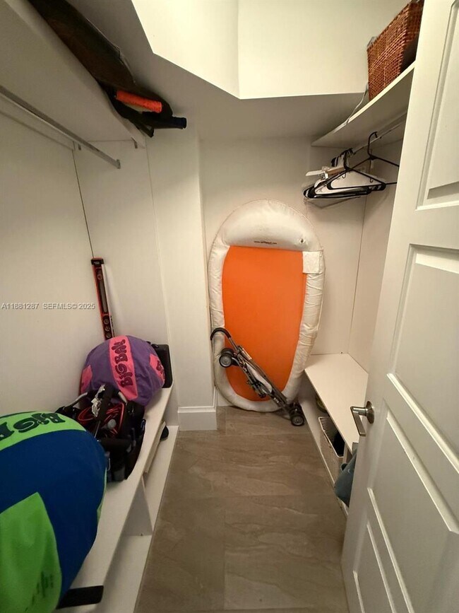 Building Photo - 4020 Galt Ocean Dr