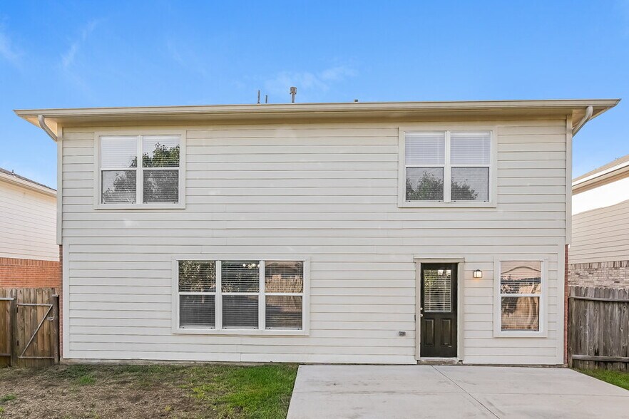 Building Photo - 19211 Dillsbury Ct