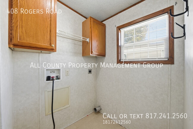 Building Photo - 408 Rogers Rd