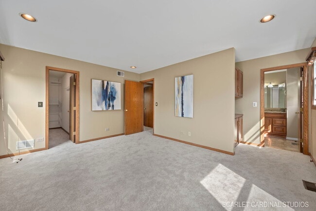 Building Photo - 54 N Royal Oak Dr